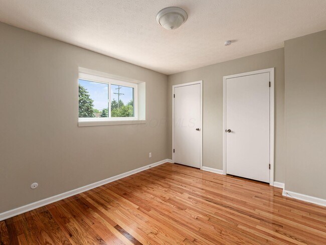 Building Photo - 1766 Willoway Cir S