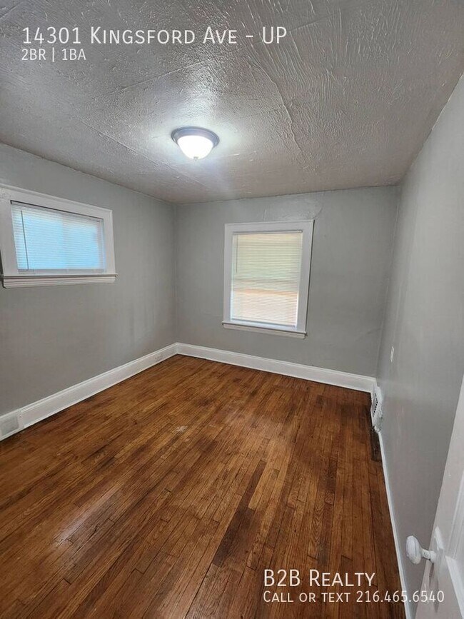 Building Photo - 14301 Kingsford Ave