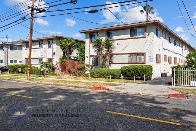 Building Photo - 621-625 W. Hyde Park Blvd.