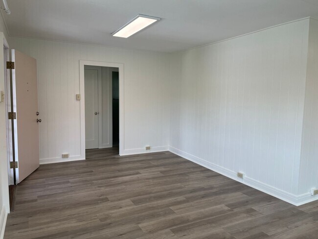 Building Photo - R1181ach