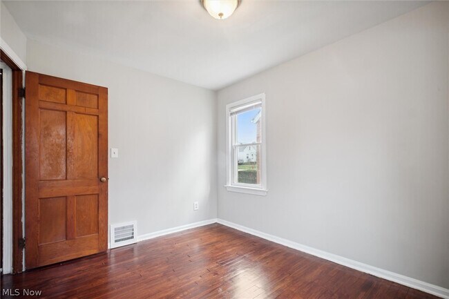 Building Photo - 14116 Krems Ave