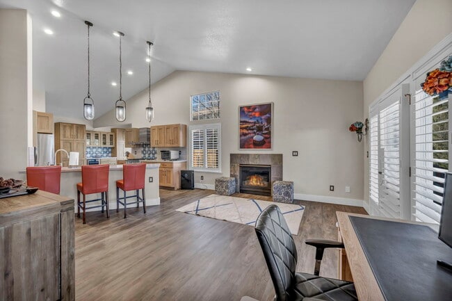 Building Photo - 6500 Brookview Cir