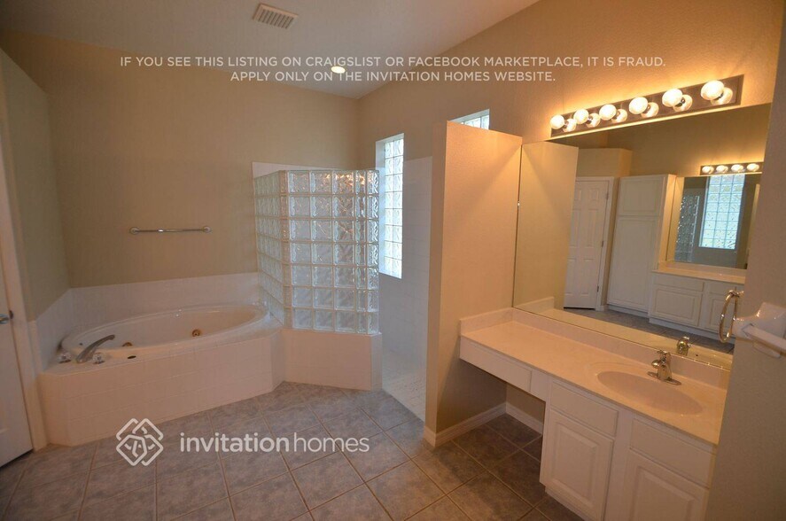 Building Photo - 19519 French Lace Dr