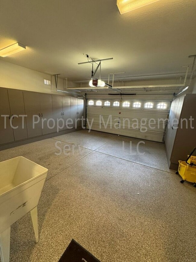 Building Photo - Beautifully Updated Bungalow in Power Ranch