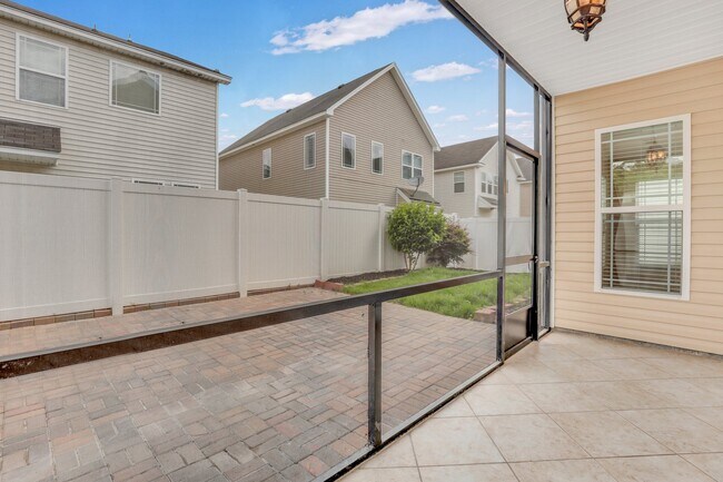 Building Photo - 175 Summer Hill Ct