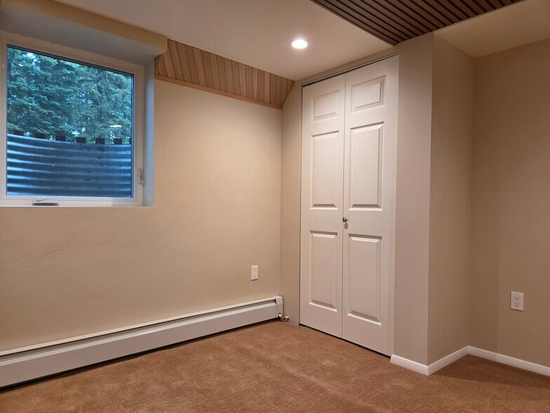 Building Photo - 1509 Bannister Dr