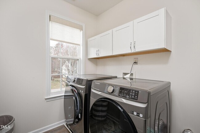 Building Photo - 930 Pristine Ln