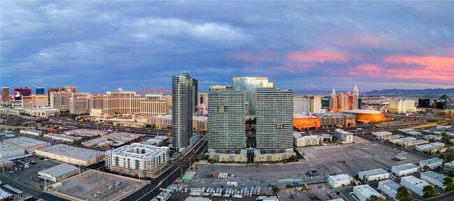 Building Photo - 4575 Dean Martin Dr