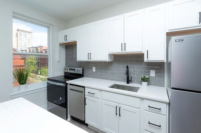 Building Photo - 1122 N Calvert St