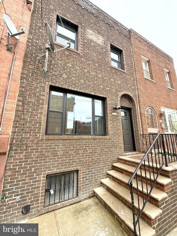Building Photo - 2323 S 13th St