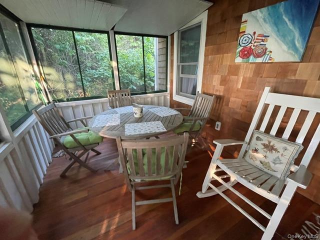 Building Photo - 24 Cliff Way