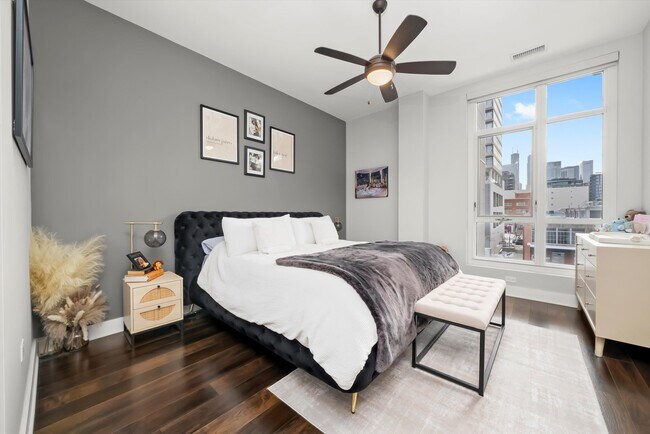 Building Photo - 367 W Locust St