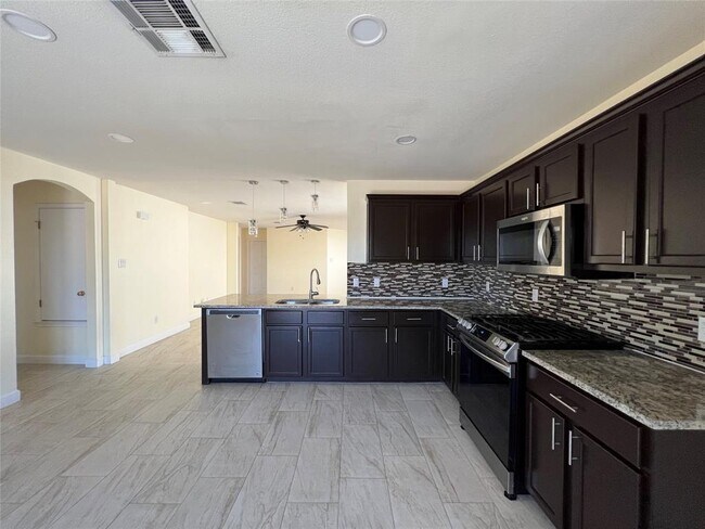 Building Photo - 116 Remington Dr
