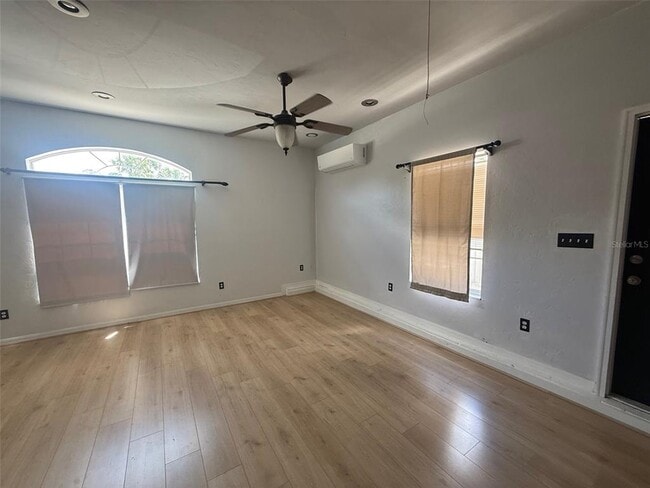 Building Photo - 1010 NW 120th St