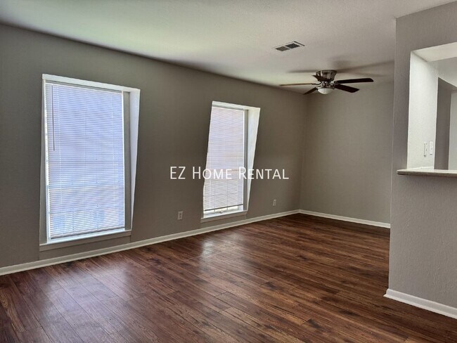 Building Photo - 2101 6th Ave N