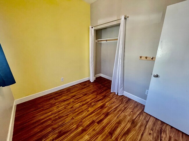 Building Photo - Prime Location! Modern 2BD/1 BA with A/C & EV Charging Steps from Mississippi