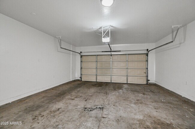 Building Photo - 4608 W Maryland Ave