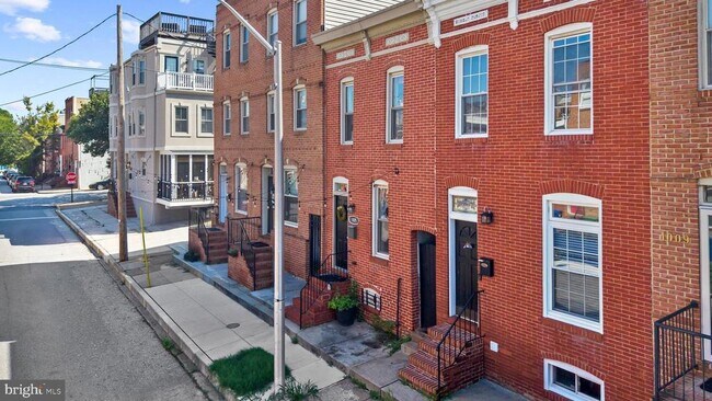 Building Photo - 1005 Baylis St