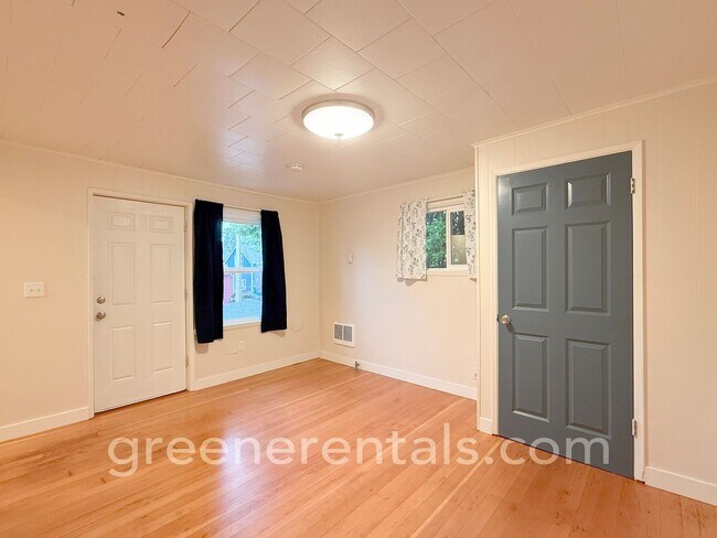 Building Photo - The Linn Apartments