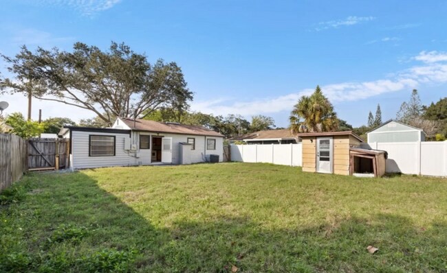Building Photo - 1791 Sylvan Dr