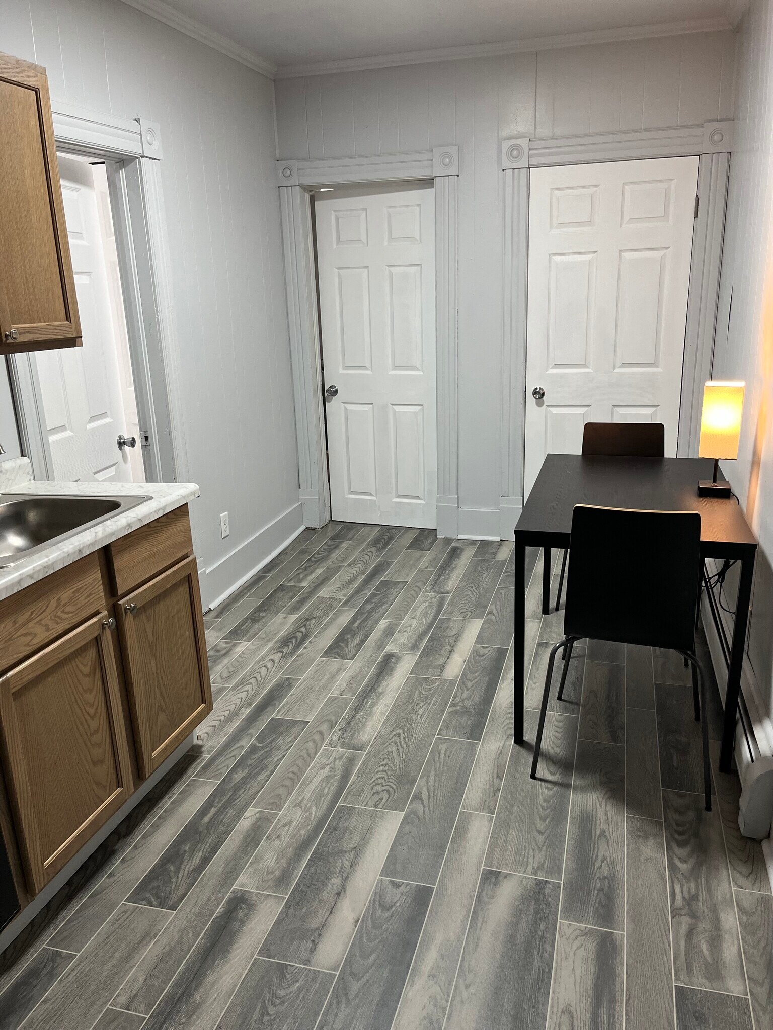 Building Photo - 207 S Mill St Apt 2