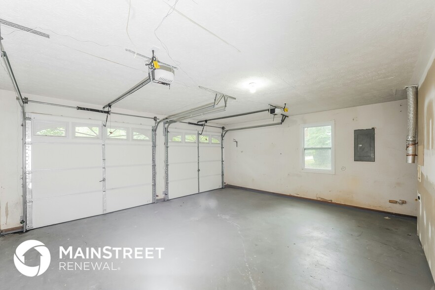 Building Photo - 129 Riverchase Dr