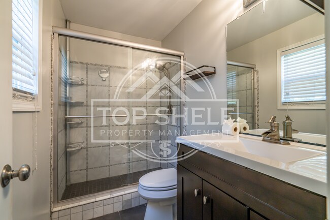 Building Photo - 1960 Branch View Dr