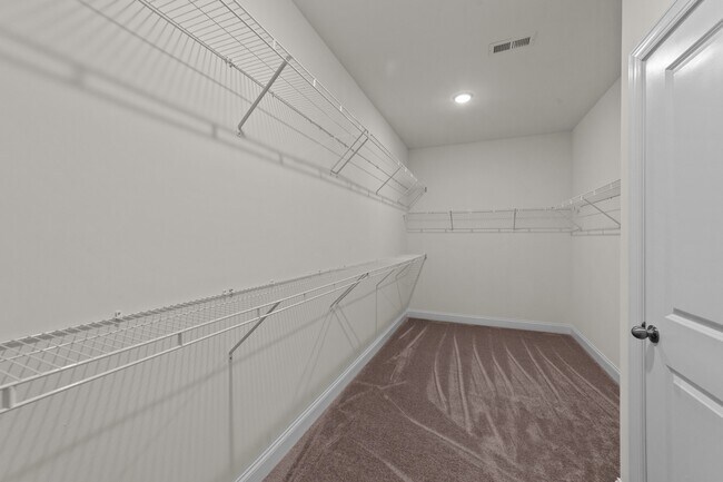 Building Photo - 824 Summit Crest Ct
