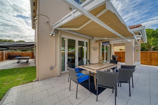 Building Photo - 16403 SW 79th Ln