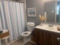 Building Photo - 7400 Bellerive Dr