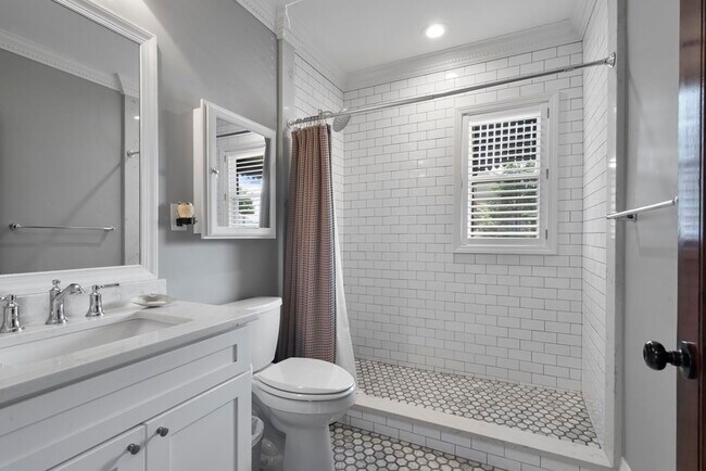 Building Photo - 81 Butler St