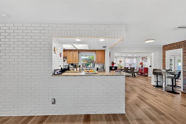 Building Photo - 11761 80th Ave