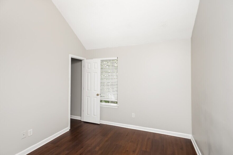 Building Photo - 4125 Clarks Tr