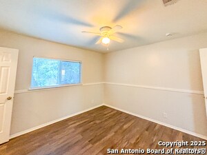 Building Photo - 115 McLennan Oak