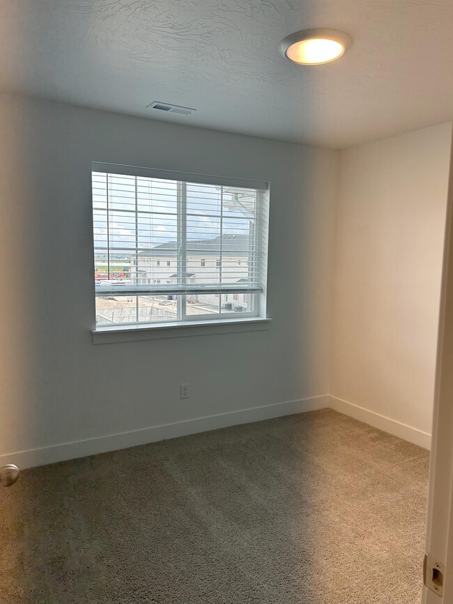 Building Photo - 5118 Lakefield Dr