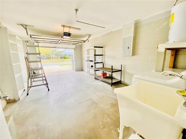 Building Photo - 378 Chicago Woods Cir