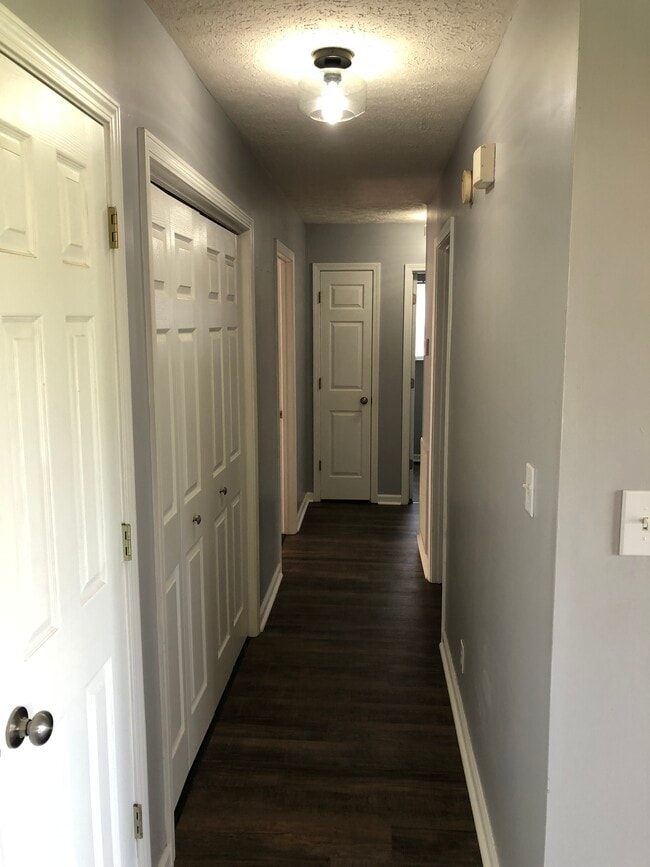 Building Photo - 3435 Sandpiper Dr