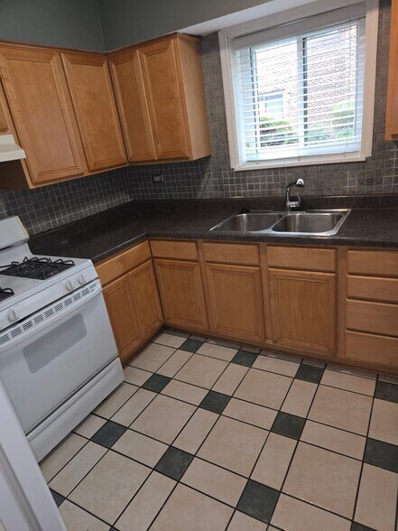 Building Photo - 346 E Rimini Ct