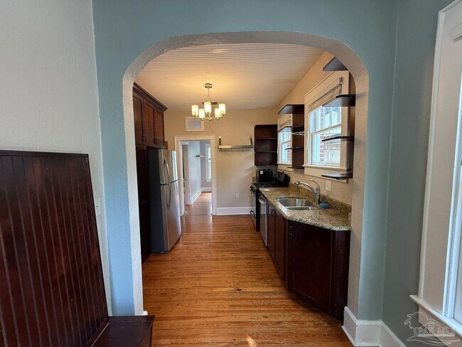 Building Photo - 1721 N 16th Ave