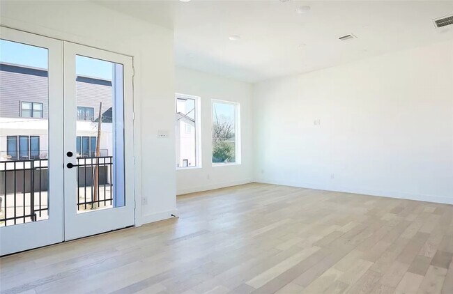 Building Photo - 2724 Rosalie St