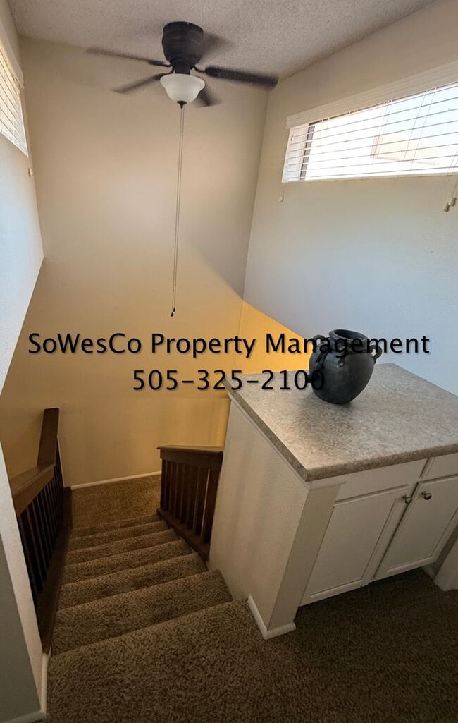 Building Photo - 2 Bedroom Furnished Monthly Rental in Coun...