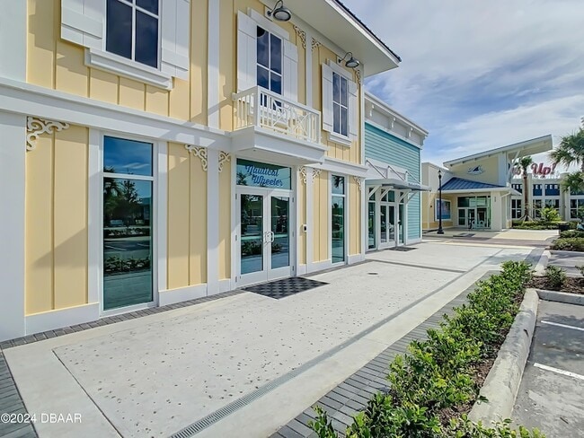 Building Photo - 225 St Somewhere Dr