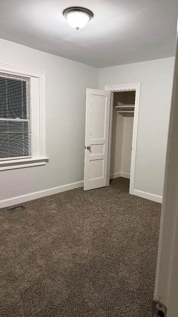 Building Photo - 914 Clark St