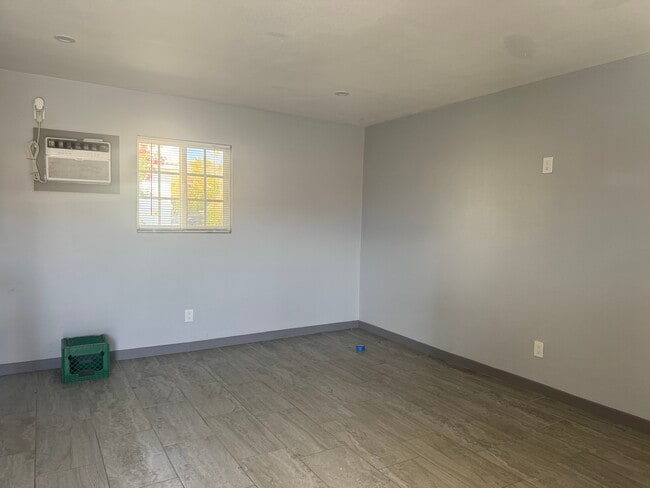 Building Photo - 13751 El Cajon Dr