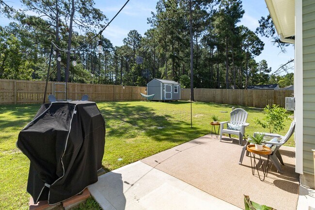 Building Photo - Beautiful 3 Bedroom 2 Bath Ranch