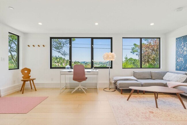Building Photo - Beautifully Remodeled 4BR + Office Mill Valley Home — Furnished, Private 3/4-Acre Setting, Walk t...