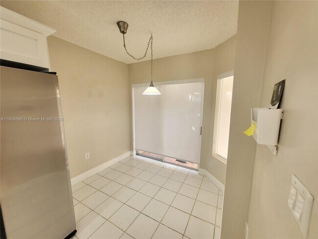 Building Photo - 10253 NW 52nd Ln