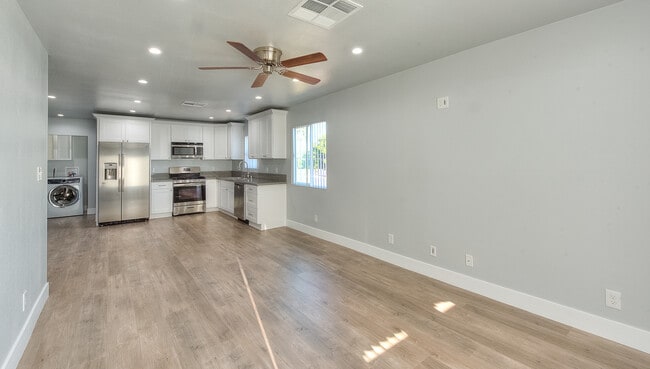Building Photo - 4286 S Hobart Blvd