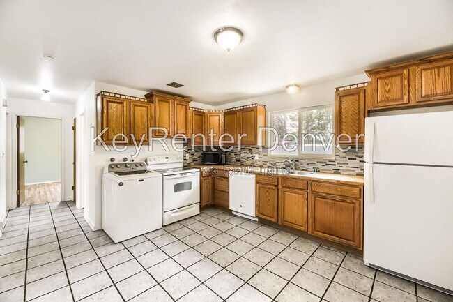 Building Photo - 4280 W Virginia Ave