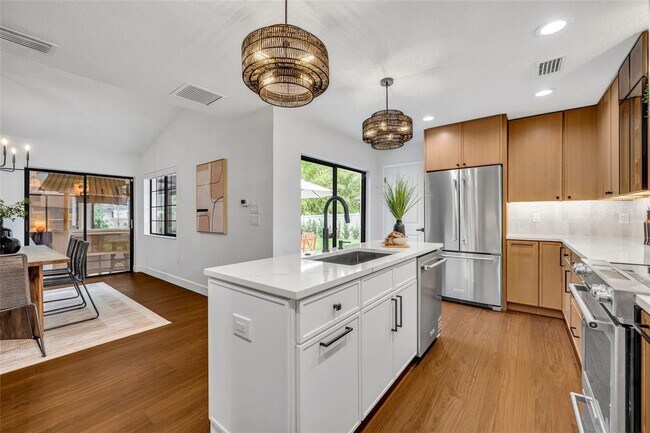 Building Photo - Beautiful Winter Park home